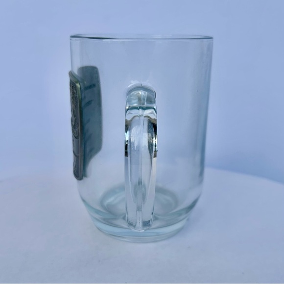 Elegant Glass Mug with Pewter Golfer Emblem - Picture 4 of 10